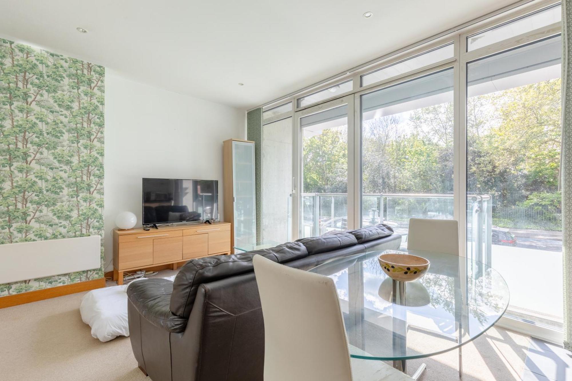 Appartamento Minimal With Views Over Battersea Park *