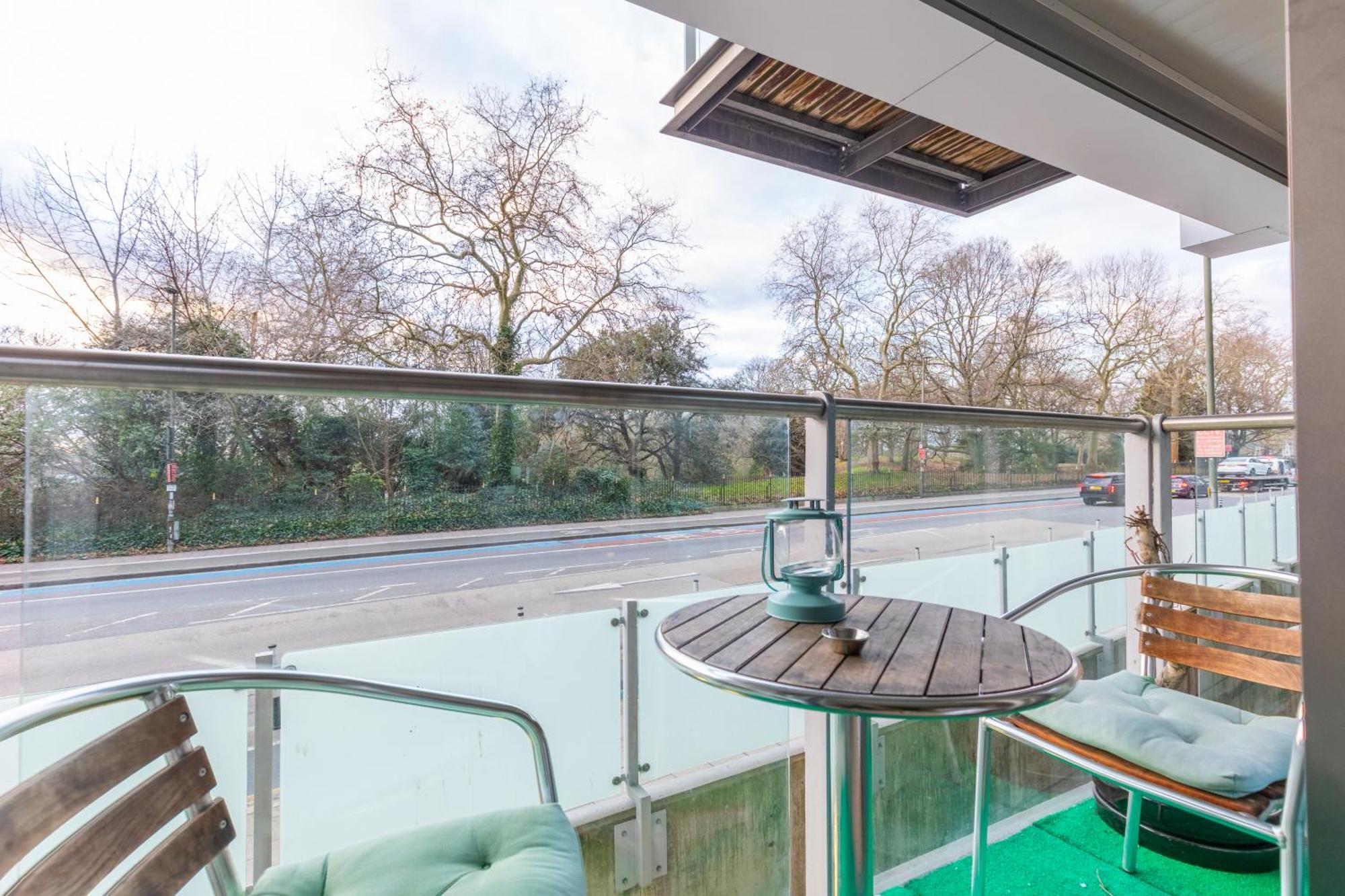 Minimal With Views Over Battersea Park Appartamento