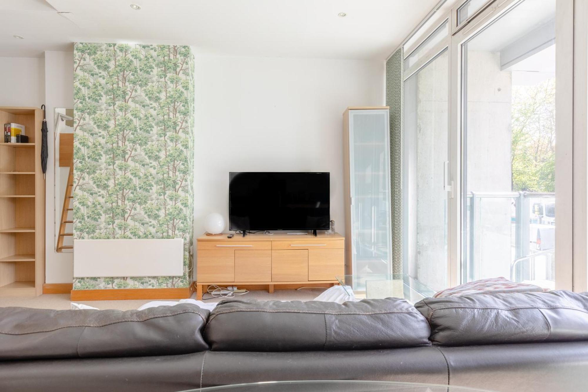 Appartamento Minimal With Views Over Battersea Park *